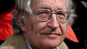 Noam Chomsky gerçekten eğitimli bir insan olmanın ne demek olduğunu tanımlıyor